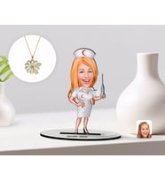 BK Gift Kişiye Özel Hemşire Karikatürlü 3D Ahşap Biblo ve İsimli Tarihli Papatya Kolye Seti-1 (Model 1)