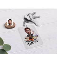 BK Gift Kişiye Özel Erkek Baterist Karikatürlü Şeffaf Pleksi Anahtarlık (Beyaz)
