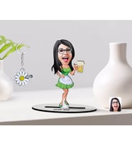 BK Gift Kişiye Özel Kadın Karikatürlü 3D Ahşap Biblo ve İsimli Silver Papatya Anahtarlık-30 (Model 1)