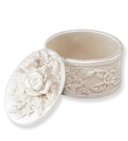 12 Adet Sedef Çiçekli Kutu Biblo 4x4,5cm (Beyaz)