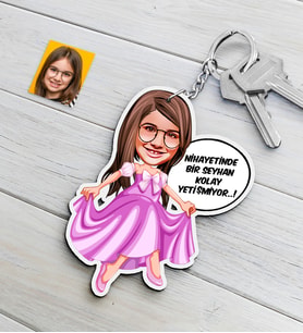 BK Gift Kişiye Özel Kız Çocuk Kolay Yetişmiyor Karikatürlü Ahşap Anahtarlık-4 (Beyaz)