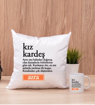 Kız Kardeş Kelime Anlamı Kare Yastık ve Beyaz Kupa Bardak