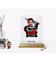 BK Gift Kişiye Özel Şövalye Karikatürlü Ahşap Standlı Çerçeve-1 (Beyaz)