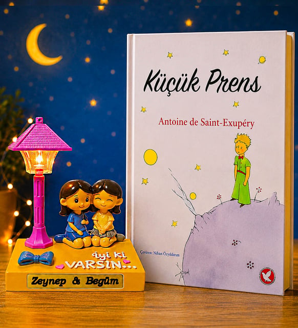 Kişiye Özel İsimli İyi Ki Varsın Biblolu Masa Lambası & Küçük Prens Kitabı Arkadaşa Hediye