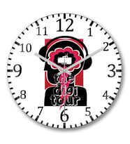 The Digi Tour Logo Duvar Saati Bombeli Gercek Cam