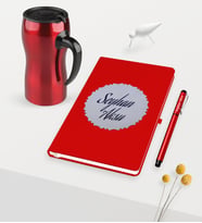 BK Gift Kişiye Özel Kabartma Plakalı Kırmızı Defter Kalem Kırmızı Termos Mug Seti (Model 1)