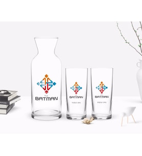 BK Gift Kişiye Özel Renkli Baskılı Batman Tasarımlı Turistik İkili Rakı Bardağı ve Karaf Hediye Seti-1 (Model 1)