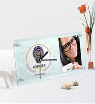 BK Gift Kişiye Özel Komiser Yardımcısı Temalı Masaüstü Cam Saat - 2 (Beyaz)