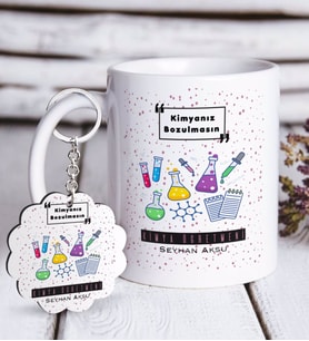 BK Gift Kişiye Özel Kimya Öğretmeni Beyaz Kupa ve Anahtarlık Hediye Seti-4 (Model 1)