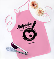BK Gift Kişiye Özel Mutfakta Biri Var Pembe Mutfak Önlüğü  1