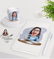 BK Gift Kişiye Özel Bayan Spiker Karikatürlü Beyaz Defter Kalem Türk Kahvesi Fincanı Seti-1 (Model 1)