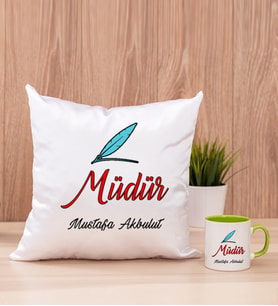 Müdür Kare Yastık ve Yeşil Kupa Bardak