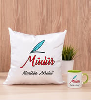 Müdür Kare Yastık ve Yeşil Kupa Bardak