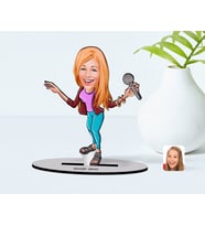 BK Gift Kişiye Özel Şarkı Söyleyen Kız Karikatürlü Ahşap Biblo Model-1 (Beyaz)