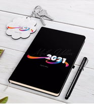 BK Gift Kişiye Özel 2024 Mutlu Yıllar Siyah Defter Kalem ve Anahtarlık Hediye Seti-4 (Model 1)