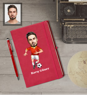Kişiye Özel Futbolcu Karikatürlü  Kırmızı Defter Kalem Hediye Seti Bay-1