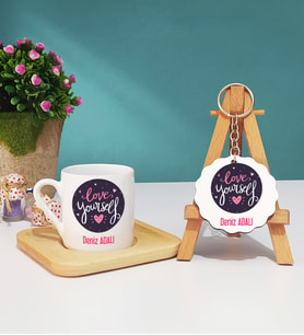 Love Yourself Tasarımlı Kişiye Özel Hediye Ahşap Altlıklı Türk Kahvesi Fincanı ve Anahtarlık Seti