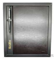 Scrikss İsme Özel Deri Defter Hediye Seti MD-553 Kahve  Deri Defter + Touch Kalem  Scrikss Kalem  İsme Özel Kalem  Hediyelik Set