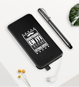BK Gift Kişiye Özel Dünyanın En İyi Babası Siyah 5000 mAh Powerbank ve Kalem Seti-5 (Model 1)