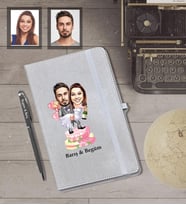 Kişiye Özel Gelin Damat Karikatürlü Gri Defter Kalem Hediye Seti   Mod-9