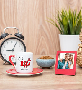 Aşçı Kırmızı Kahve Fincanı ve Kırmızı Mini Fotoğraf Çerçevesi