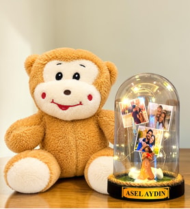 Kişiye Özel 3 Fotoğraflı LED Işıklı Fanus ve Sevimli Peluş Maymun Hediye Seti (şans melekli)