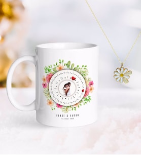 BK Gift Kişiye Özel Sevgililer Günü Fotoğraflı Sonsuz Takvimli Kupa ve Çift İsimli Papatya Kolye-1 (Model 1)