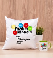 Yazılım Mühendisi Kare Yastık ve Yeşil Kupa Bardak