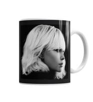 Atomic Blonde Kupa Bardak Porselen