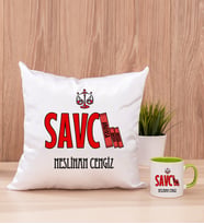 Savcı Kare Yastık ve Yeşil Kupa Bardak