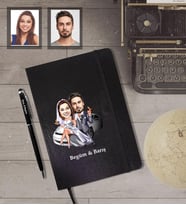Kişiye Özel Gelin Damat Karikatürlü Siyah Defter Kalem Hediye Seti   Mod-2
