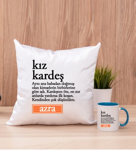 Kız Kardeş Kelime Anlamı Kare Yastık ve Mavi Kupa Bardak