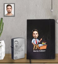 Kişiye Özel Öğretmen Karikatürlü Siyah Defter Çakmak Hediye Seti Bay-4 (Model 1)