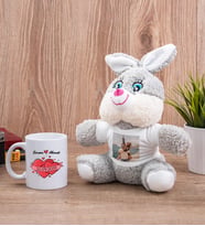 Sevgiliye Hediye Tarihli ve İsimli Beyaz Kupa Bardak ve Peluş Tavşan