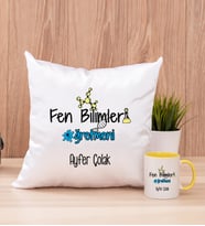 Fen Bilimleri Öğretmeni Kare Yastık ve Sarı Kupa Bardak