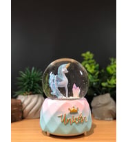 Unicorn Kanatlı Atlı Büyük Boy Kar Küresi Kendinden Püskürtmeli Işıklı ve Müzikli (Pembe-Mavi)