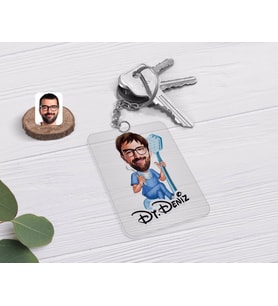 BK Gift Kişiye Özel Erkek Diş Hekimi Karikatürlü Şeffaf Pleksi Anahtarlık-2 (Beyaz)