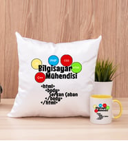 Bilgisayar Mühendisine Özel Kare Yastık ve Sarı Kupa Bardak