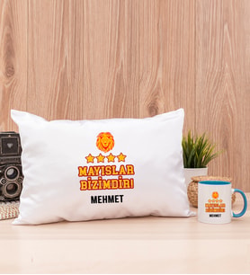 Mayıslar Bizimdir Taraftar Dikdörtgen Yastık ve Mavi Kupa Bardak