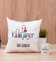 Kimyager Kare Yastık ve Beyaz Kupa Bardak