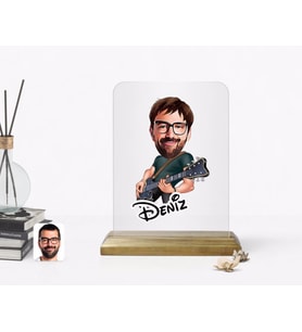 BK Gift Kişiye Özel Erkek Gitarist Karikatürlü Ahşap Standlı Çerçeve (Beyaz)