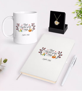 BK Gift Kişiye Özel Yılın En İyi Öğretmeni Beyaz Kupa Defter Kalem ve İsimli Papatya Kolye Hediye Seti-1 (Model 1)