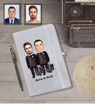 Kişiye Özel Seksenler Siyah Önlük Karikatürlü Gri Defter Kalem Hediye Seti  Erkek Arkadaş-1