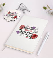 BK Gift Kişiye Özel Öğretmenler Gününüz Kutlu Olsun Beyaz Defter Kalem ve Anahtarlık Hediye Seti-5 (Model 1)