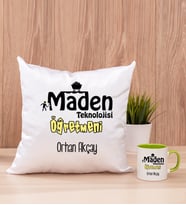Maden Teknolojisi Öğretmeni Kare Yastık ve Yeşil Kupa Bardak