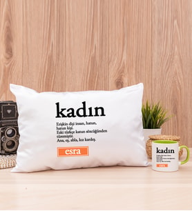 Kadın Kelime Anlamı Dikdörtgen Yastık ve Yeşil Kupa Bardak