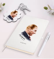 BK Gift Kişiye Özel Atatürk Temalı Beyaz Defter Kalem ve Anahtarlık Hediye Seti-11 (Model 1)