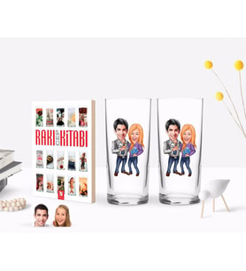 BK Gift Kişiye Özel Renkli Baskılı Sevgililer Karikatürlü İkili Rakı Bardağı ve Rakı Cep Kitabı Hediye Seti-50 (Model 1)