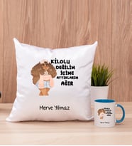 İçime Attıklarım Ağır Kare Yastık ve Mavi Kupa Bardak