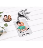 BK Gift Kişiye Özel Sevgililer Karikatürlü Şeffaf Pleksi Anahtarlık-55 (Beyaz)